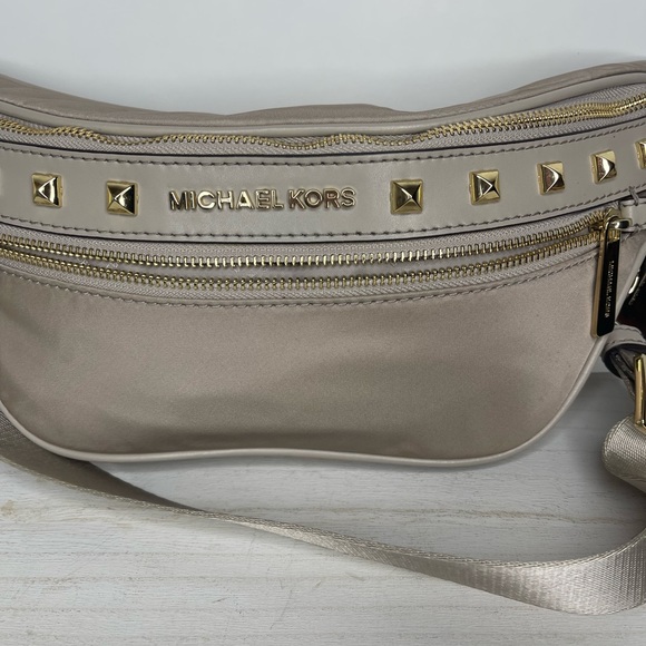 Michael Kors Kenly Studded Waist Pack Crossbody Taupe Travel Casual - Picture 3 of 12